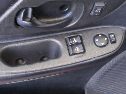 Used 2005 Chevrolet Monte Carlo SS w/ Preferred Equipment Group FWD image 11