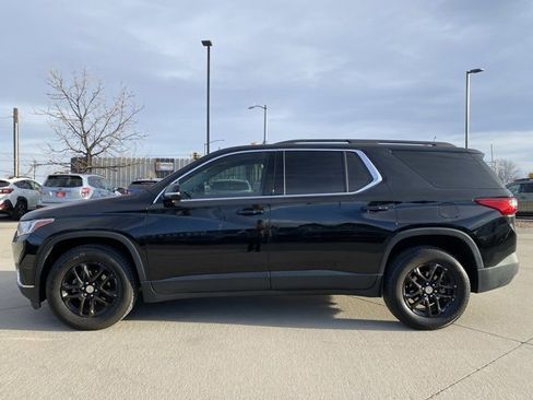 Used 2020 Chevrolet Traverse LT image 2