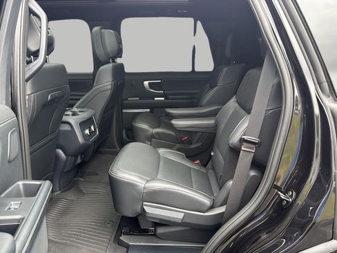 Used 2026 Ford Expedition Platinum w/ Stealth Performance Package AWD/4WD image 14