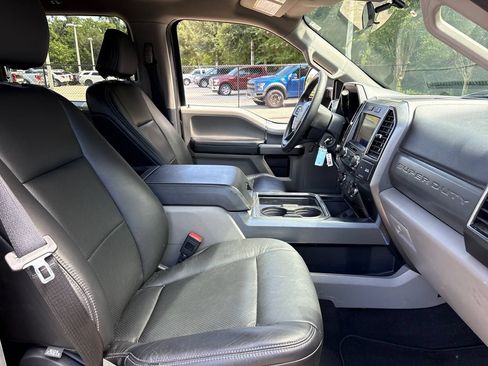 Used 2022 Ford F250 XLT w/ Black Appearance Package AWD/4WD image 28