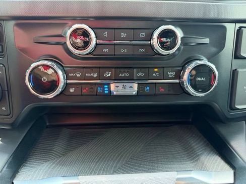 Used 2023 Ford F450 Platinum w/ FX4 Off-Road Package AWD/4WD image 19