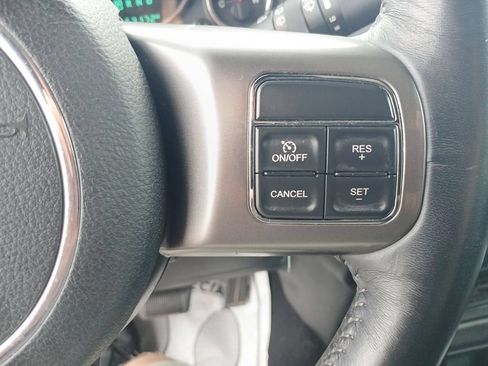 Used 2018 Jeep Wrangler Unlimited Sahara AWD/4WD image 23