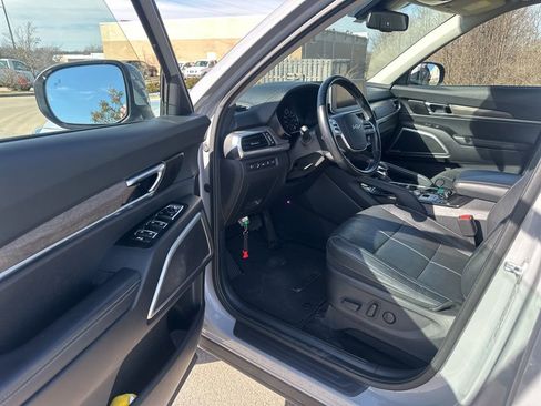 Used 2022 Kia Telluride EX w/ EX Premium Package image 5