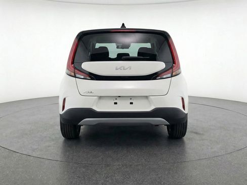 Used 2025 Kia Soul LX w/ LX Technology Package FWD image 7