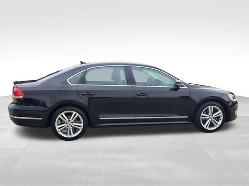 Used 2015 Volkswagen Passat TDI SEL Premium FWD image 11