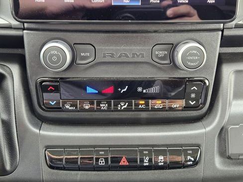 Used 2025 RAM ProMaster 2500 w/ Premium Convenience Group image 18