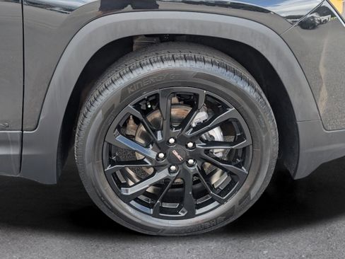 Used 2024 GMC Terrain SLT w/ Elevation Edition image 6