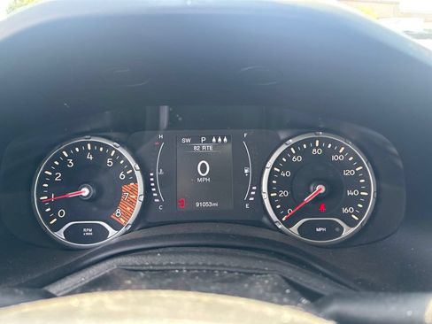 Used 2019 Jeep Renegade Altitude w/ Quick Order Package 22M AWD/4WD image 12