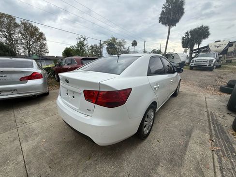 Used 2011 Kia Forte EX image 4