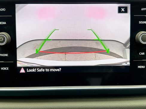 Used 2022 Volkswagen Taos SE image 15