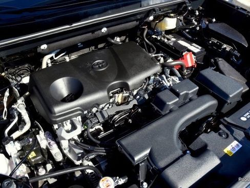 Used 2024 Toyota RAV4 XLE image 6