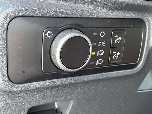 New 2025 Ford Bronco 4-Door image 13