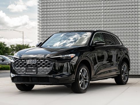 Certified 2025 Audi Q5 Premium Plus w/ Premium Plus AWD/4WD image 7