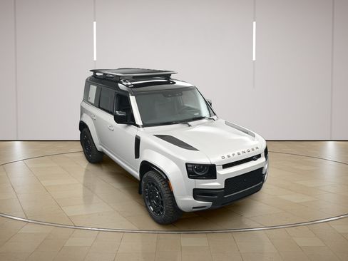 New 2026 Land Rover Defender 110 AWD/4WD image 35