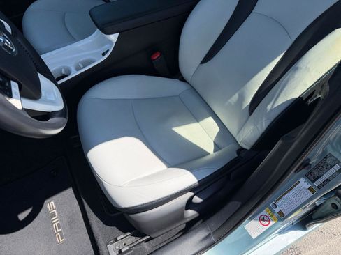 Used 2017 Toyota Prius Three Touring w/ Carpet Mat Package image 41