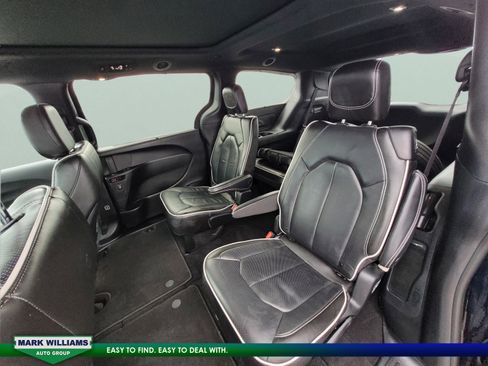 Used 2022 Chrysler Pacifica Limited w/ S Appearance Package image 25