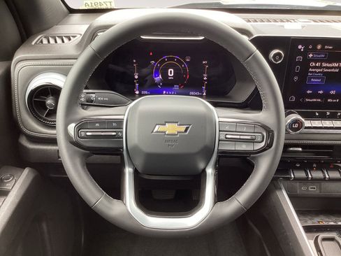Used 2023 Chevrolet Colorado LT w/ LT Convenience Package II RWD image 17