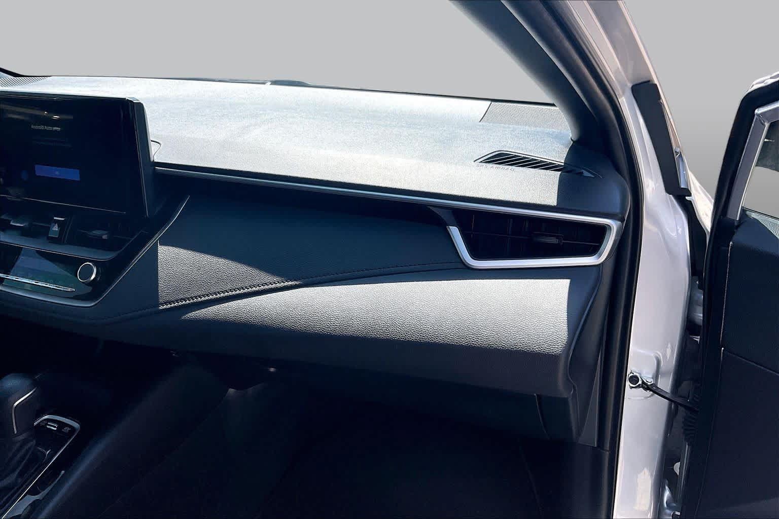 Used 2025 Toyota Corolla SE FWD image 18