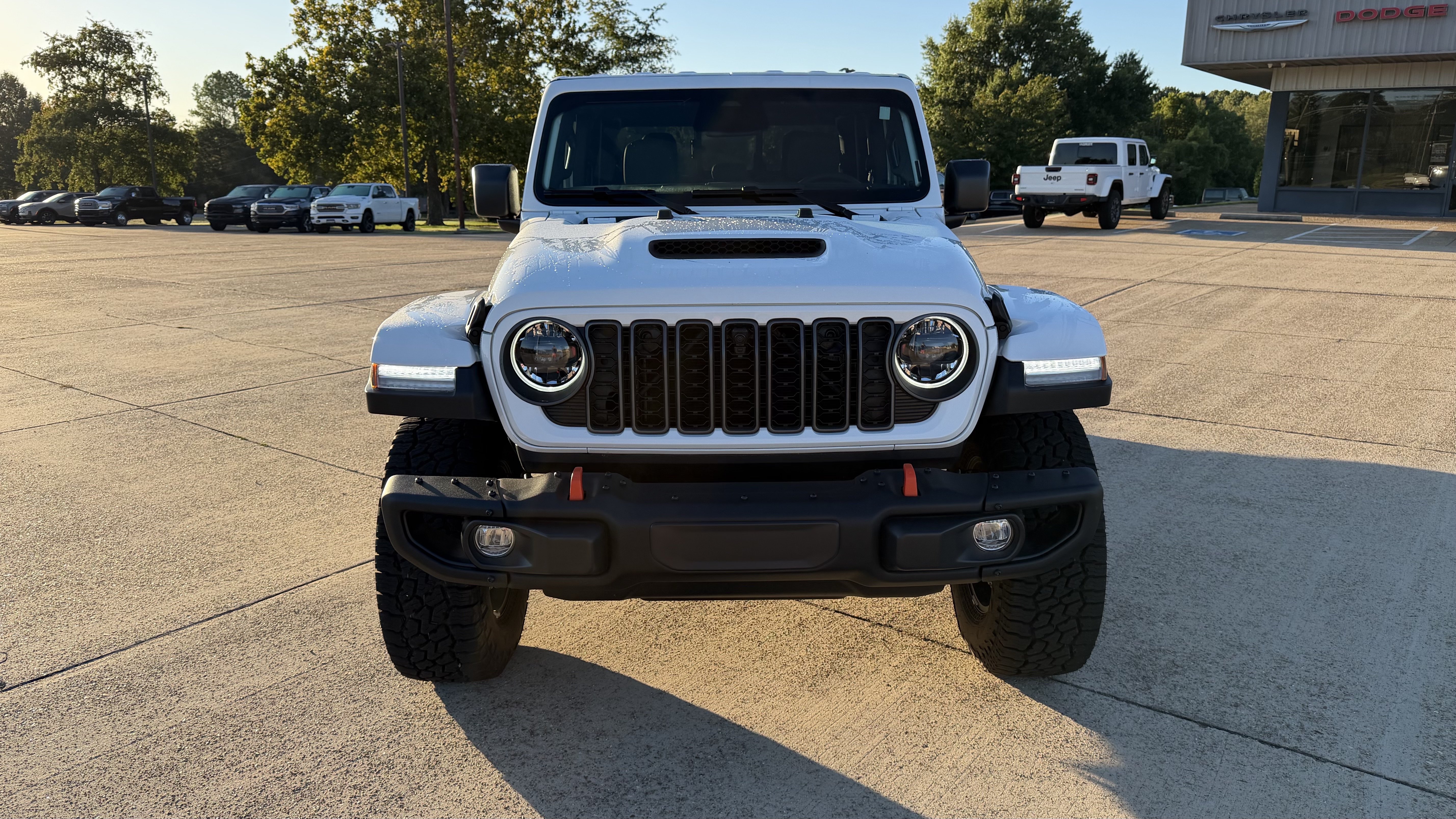Used 2026 Jeep Gladiator Mojave AWD/4WD image 3