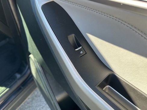 Used 2021 Ford Explorer XLT w/ Equipment Group 202A image 24