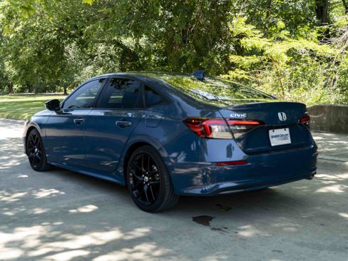 Used 2025 Honda Civic Sport image 7