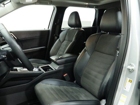 Used 2024 Mitsubishi Outlander SE FWD image 8