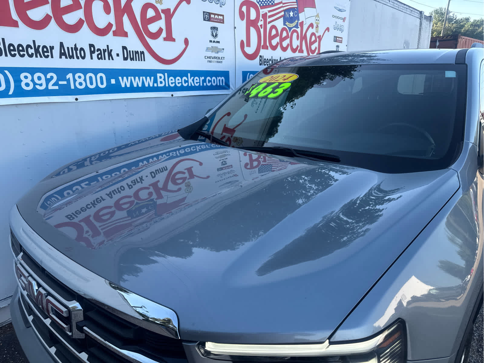 Used 2024 GMC Acadia Elevation AWD/4WD image 9