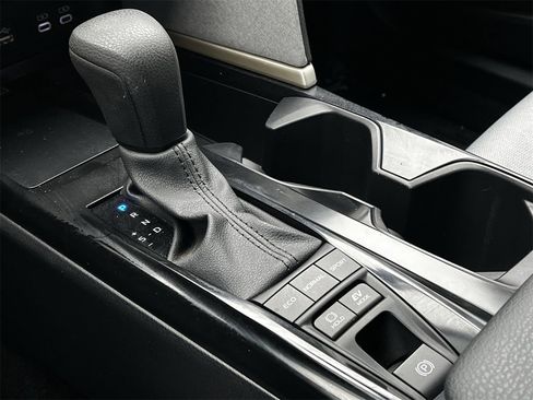 Used 2025 Toyota Camry LE image 17