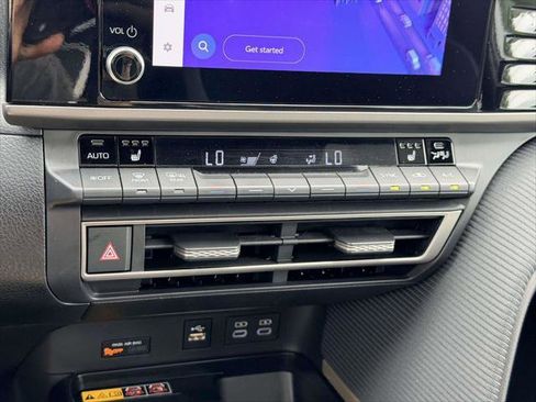 Certified 2025 Toyota Camry SE w/ Convenience Package FWD image 5