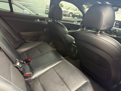 Used 2019 Kia Stinger GT1 RWD image 6