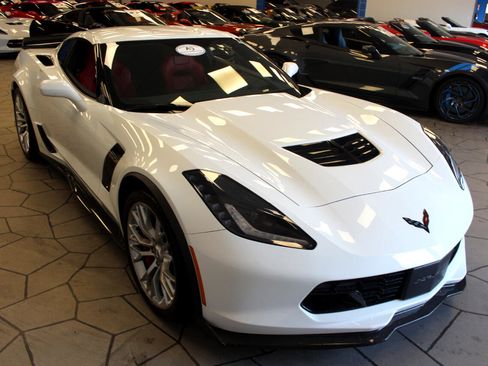 Used 2019 Chevrolet Corvette Z06 w/ Z07 Performance Package image 29