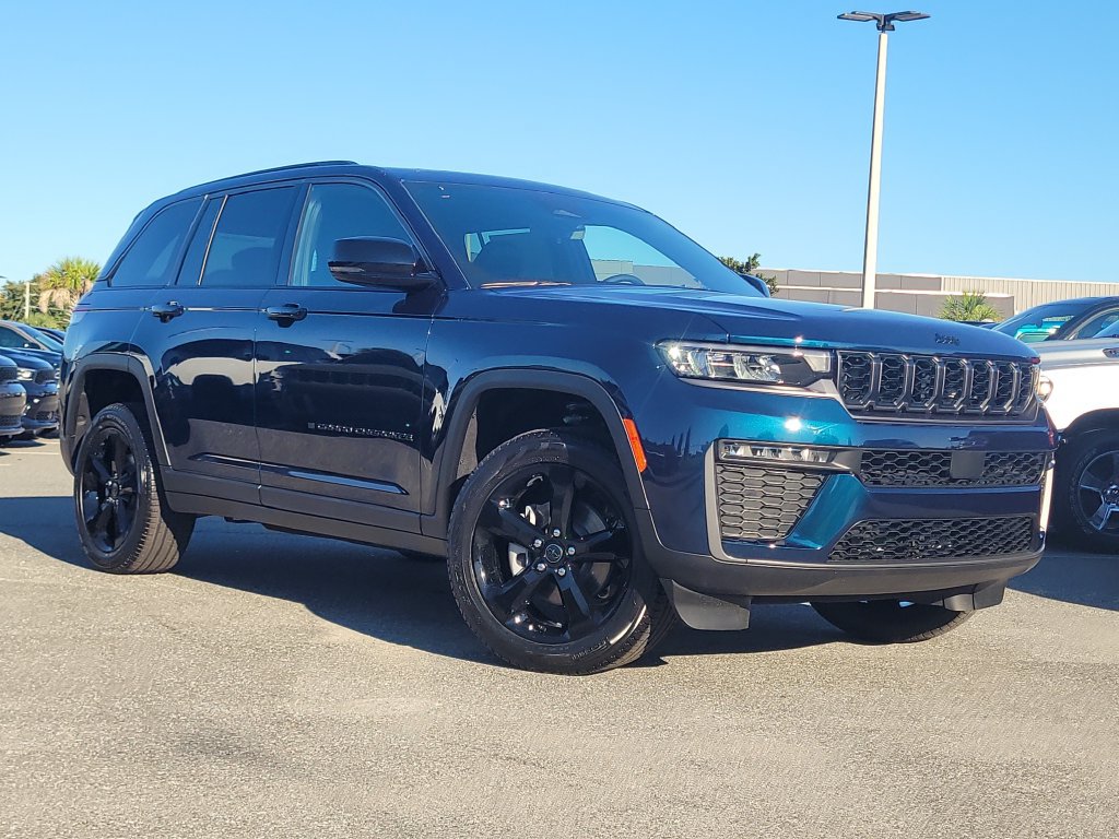 New 2027 Jeep Grand Cherokee Limited RWD image 1