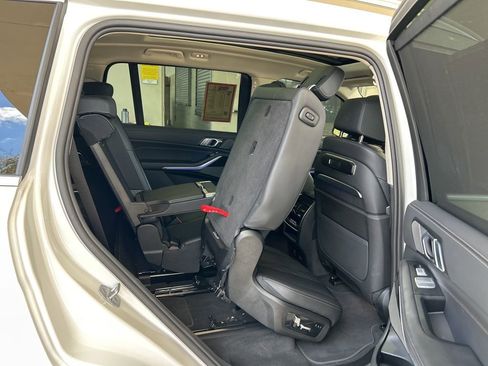 Used 2025 BMW X7 xDrive40i image 39