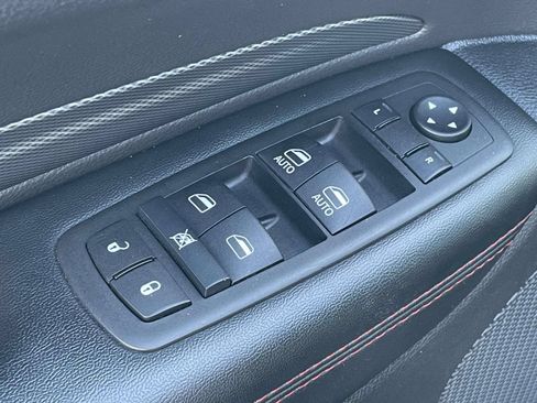 Used 2025 Dodge Durango GT RWD image 16
