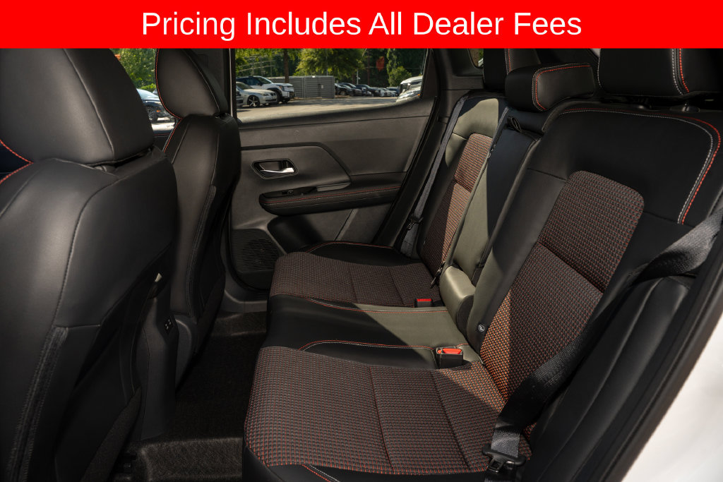 Used 2025 Nissan Kicks SR AWD/4WD image 8