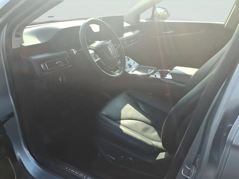 Used 2023 Lincoln Nautilus Reserve image 13