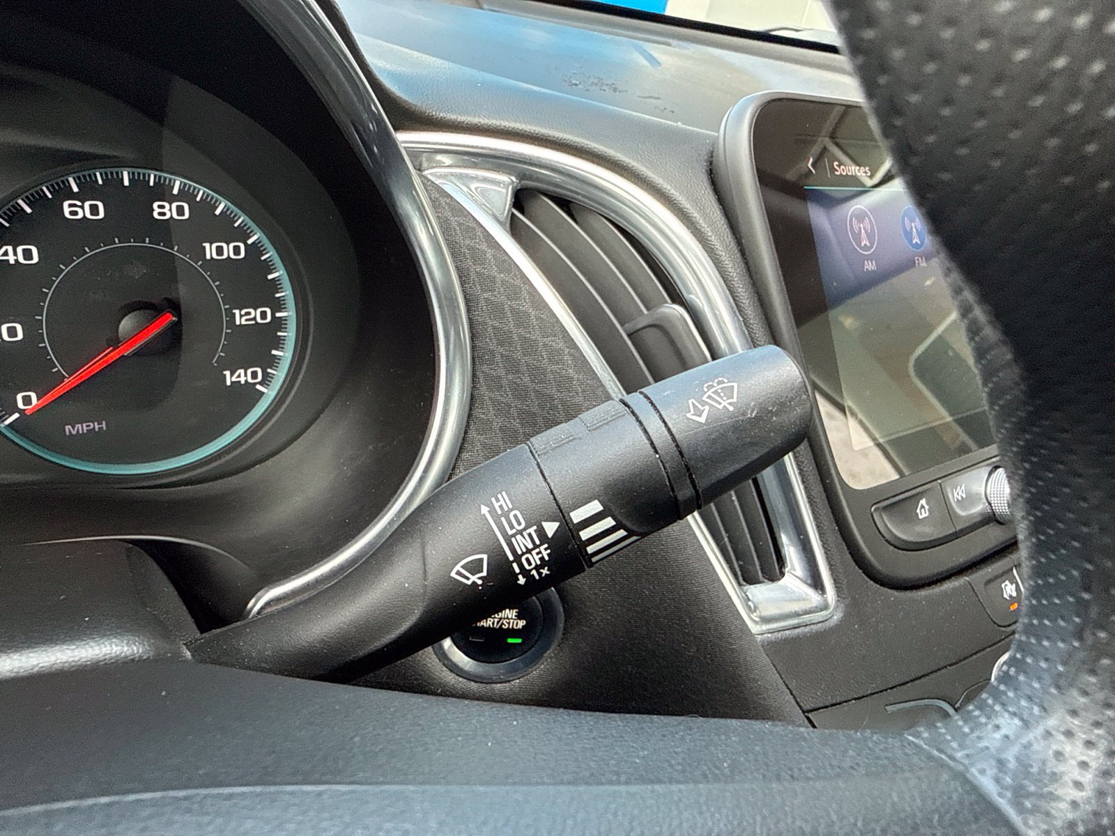 Used 2020 Chevrolet Malibu LT FWD image 33