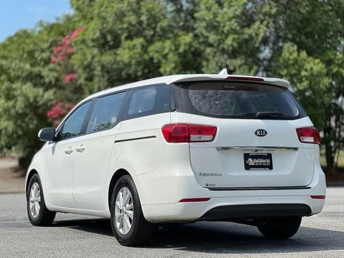 Used 2016 Kia Sedona L FWD image 7