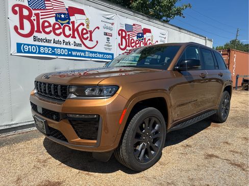 New 2026 Jeep Grand Cherokee Limited AWD/4WD image 6