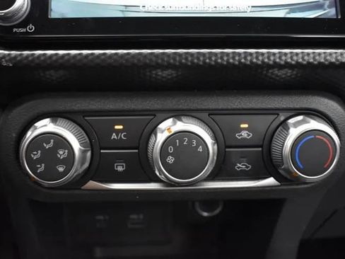 Used 2024 Nissan Kicks SV FWD image 33