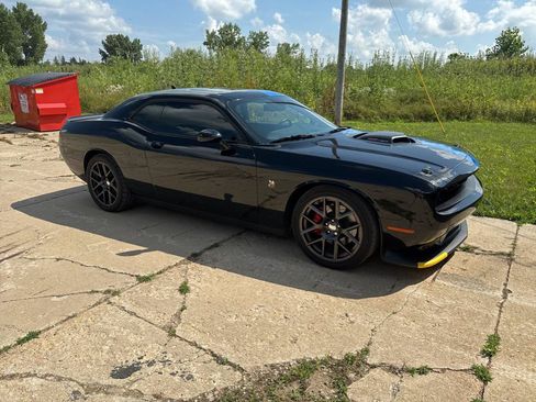 Used 2019 Dodge Challenger R/T Scat Pack w/ Shaker Package RWD image 2