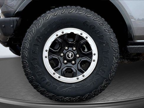 Used 2021 Ford Bronco Badlands image 10