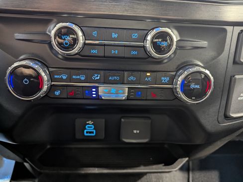 Used 2024 Ford F350 4x4 SuperCab DRW Super Duty image 21
