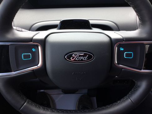 New 2026 Ford Expedition Platinum w/ Stealth Performance Package AWD/4WD image 15