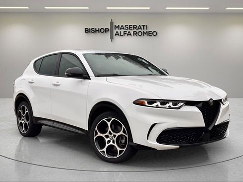 Used 2025 Alfa Romeo Tonale w/ Premium Package AWD/4WD image 1