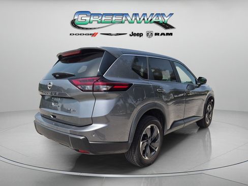 Used 2024 Nissan Rogue SV AWD/4WD image 3