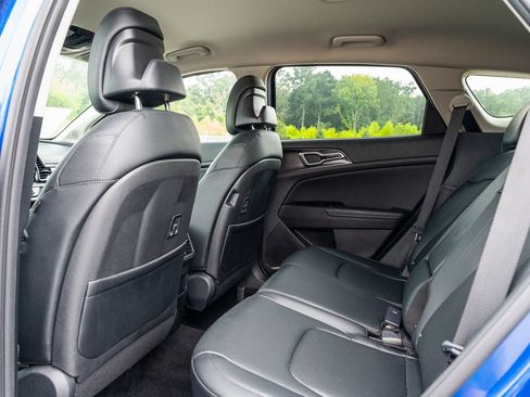 Used 2024 Kia Sportage EX FWD image 16