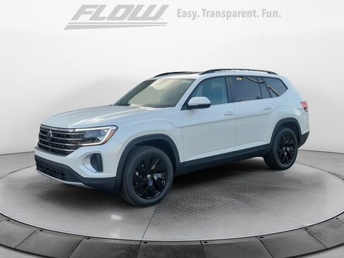 New 2026 Volkswagen Atlas SE FWD image 3