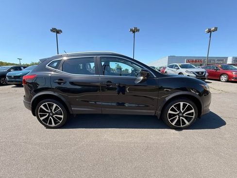 Certified 2017 Nissan Rogue Sport SL w/ SL Premium Package AWD/4WD image 3