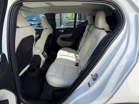 Certified 2025 Volvo XC40 B5 Ultra w/ Protection Package Premier AWD/4WD image 14